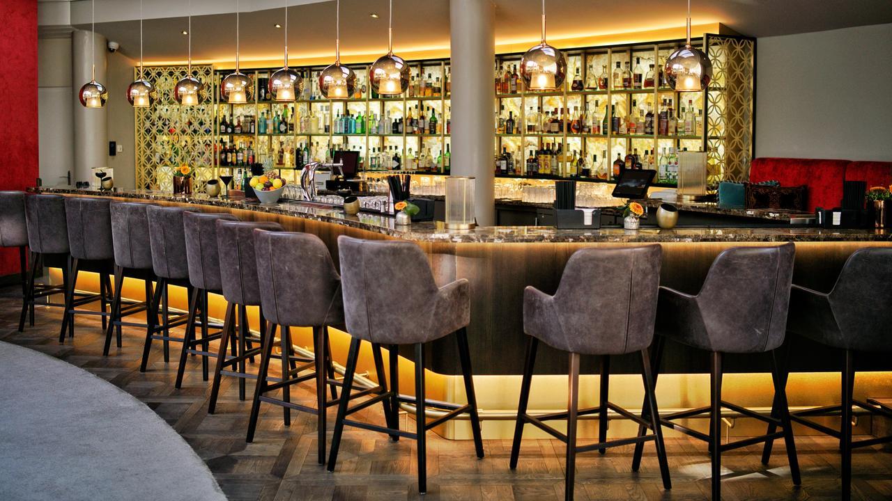 Vila Vita Rosenpark Marburg Exterior foto The bar at the restaurant